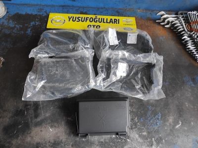 13246937 CORSA D SİGORTA ALT UST KUTUSU KAPAGI