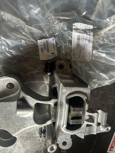 39176565 ASTRA K 1.4 SOL SANZUMAN KULAĞI TAKOZU