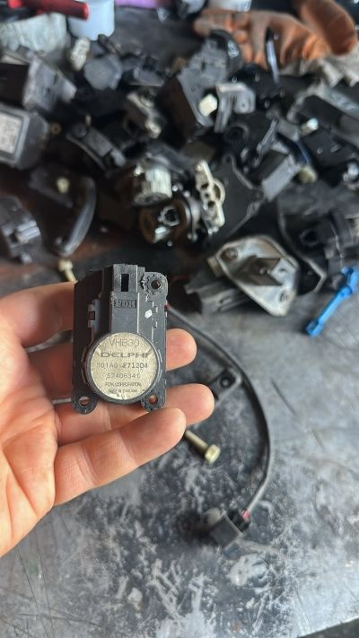 52406341 52406340 ASTRA H KALORİFER KLEPE MOTORU