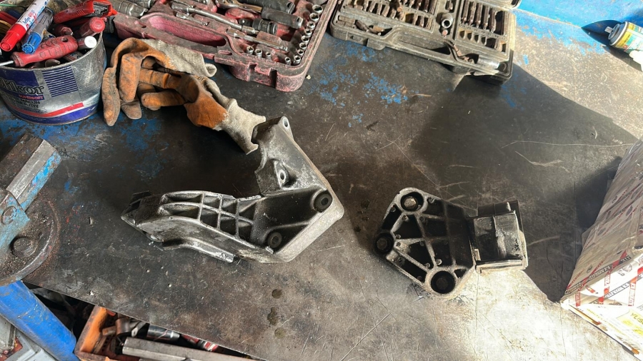 90445286 90445280 CORSA B MOTOR KULAĞI SANZUMAN KULAGI OTOMATİK DÜZ