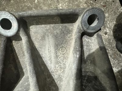 90497235 VECTRA B 1.6 KLİMASIZ SAG MOTOR KULAĞI KULAK BRAKET