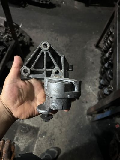 90502772 VECTRA B 1.6 KLİMASIZ DİREKSİYON POMPA AYAĞI