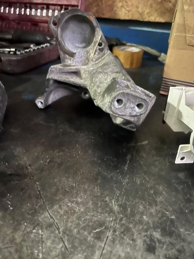 ASTRA F 1.6 16 VALF KLİMASIZ SAG MOTOR KULAĞI