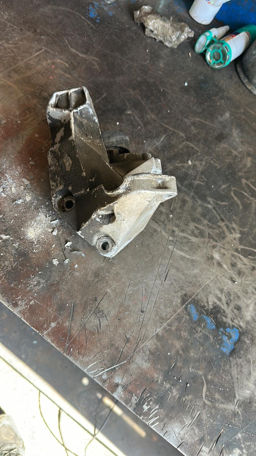 ASTRA F 1.6 16 VALF KLİMASIZ SAG MOTOR KULAĞI KULAK BRAKETİ POVER AYAĞI