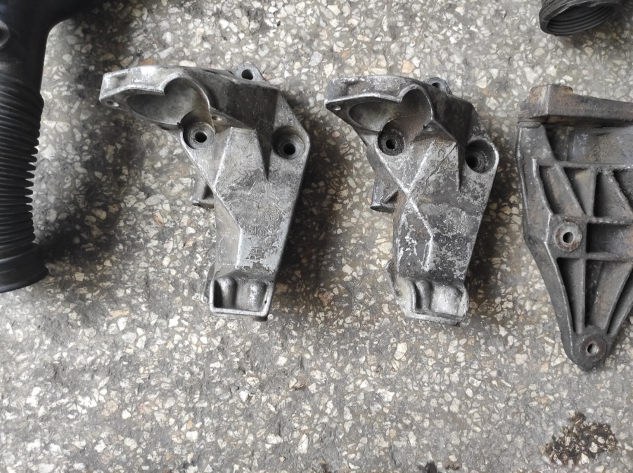ASTRA F CORSA 1.6 KLİMASIZ POVER AYAĞI MOTOR KULAĞI TAKOZ BRAKET