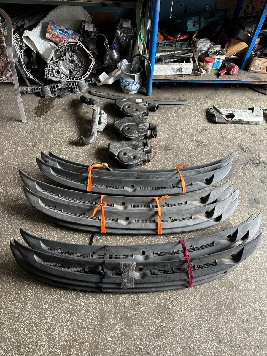 ASTRA F DIŞ ÖN CAM YAĞMUR IZGARASI PLASTİĞİ