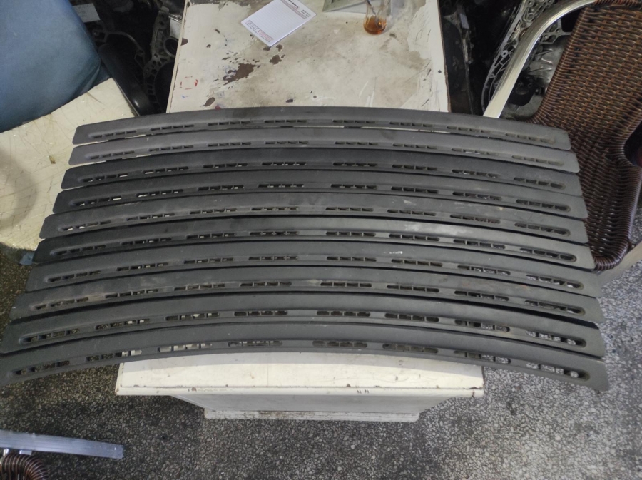ASTRA F İC GOGÜS İZGARASİ PLASTİK
