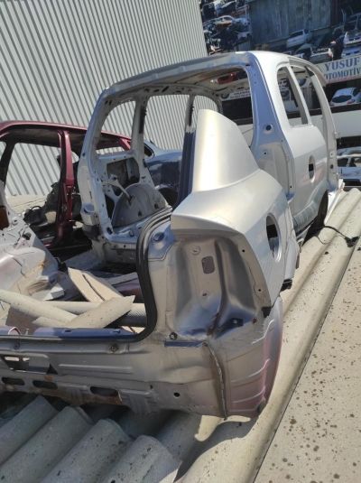 ASTRA G HB ARKA CAMURLUK BAGAJ CAM TAMPON PANEL