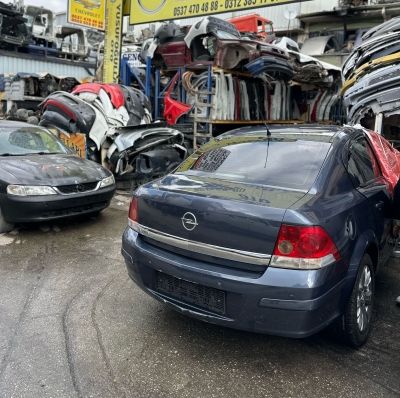 ASTRA H SEDAN BAGAJ TAMPON FAR PANEL KAPİ KİLİT KRİKO