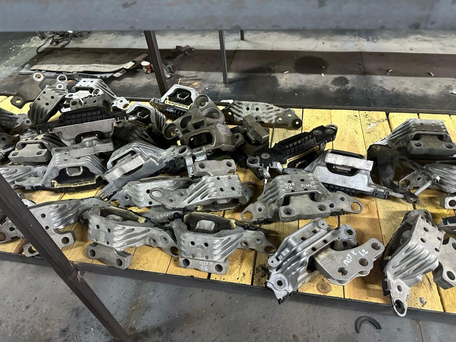 ASTRA J K MOTOR SANZUMAN KULAĞI BRAKETİ AYAĞI