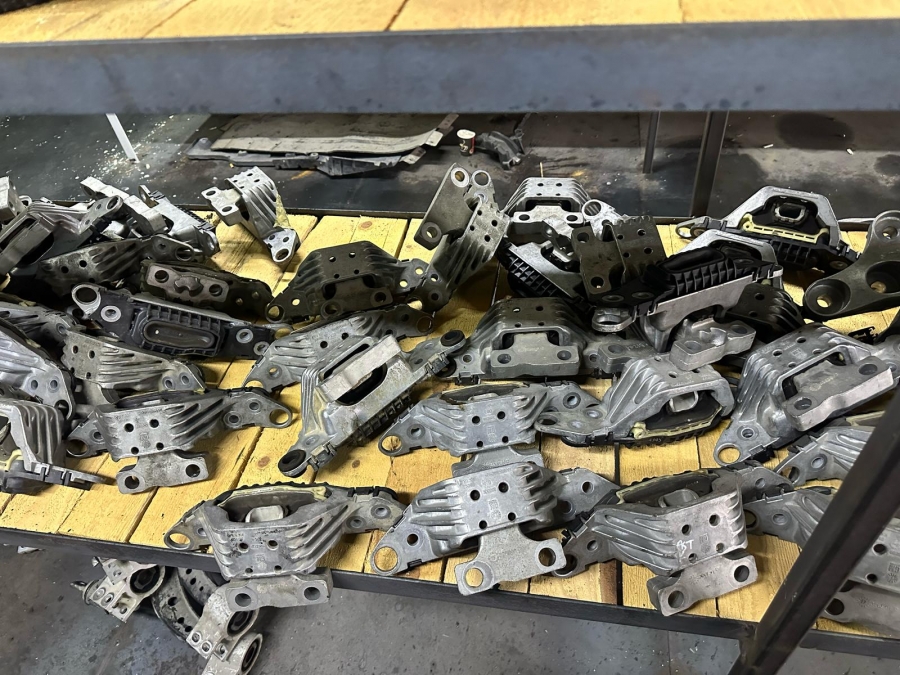 ASTRA J K MOTOR SANZUMAN KULAĞI BRAKETİ AYAĞI
