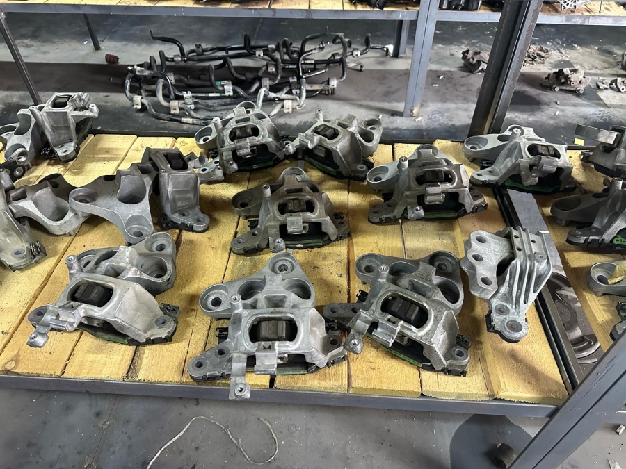 ASTRA J K MOTOR SANZUMAN KULAĞI BRAKETİ AYAĞI