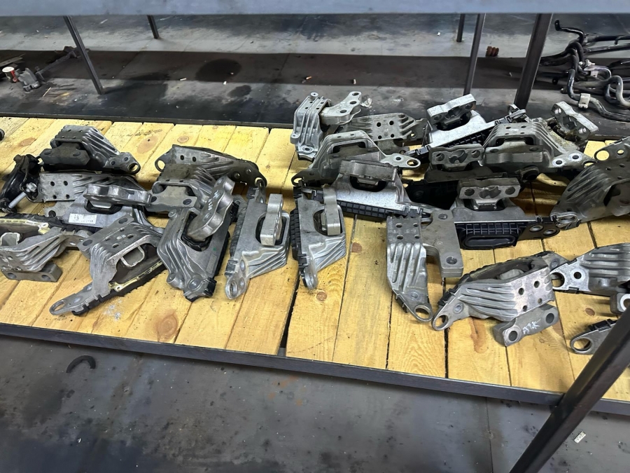 ASTRA J K MOTOR SANZUMAN KULAĞI BRAKETİ AYAĞI