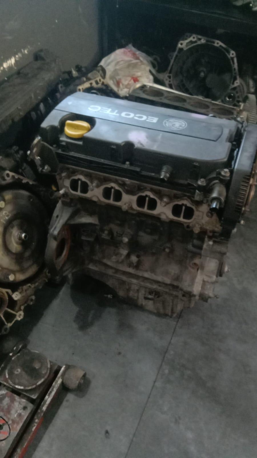 ASTRA J MOTOR KAPAK KRANK BLOK KOMPLE MOTOR