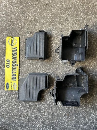 COMBO CORSA C 1.3 1.4 1.7 SİGORTA ALT ÜST KUTUSU TABLASI PLASTİĞİ