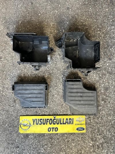 COMBO CORSA C 1.3 1.4 1.7 SİGORTA ALT ÜST KUTUSU TABLASI PLASTİĞİ