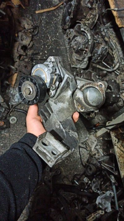 CORSA B MOTOR KULAĞI 1.4 16 VALF KLİMASIZ KULAK BRAKET