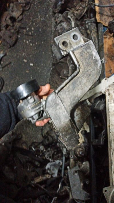 CORSA B MOTOR KULAĞI 1.4 16 VALF KLİMASIZ KULAK BRAKET