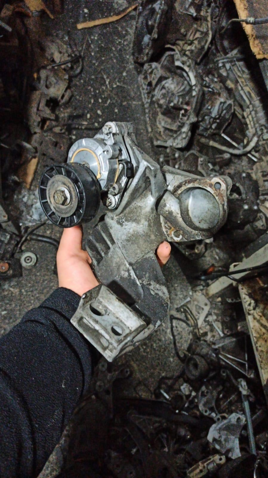 CORSA B MOTOR KULAĞI 1.4 16 VALF KLİMASIZ KULAK BRAKET