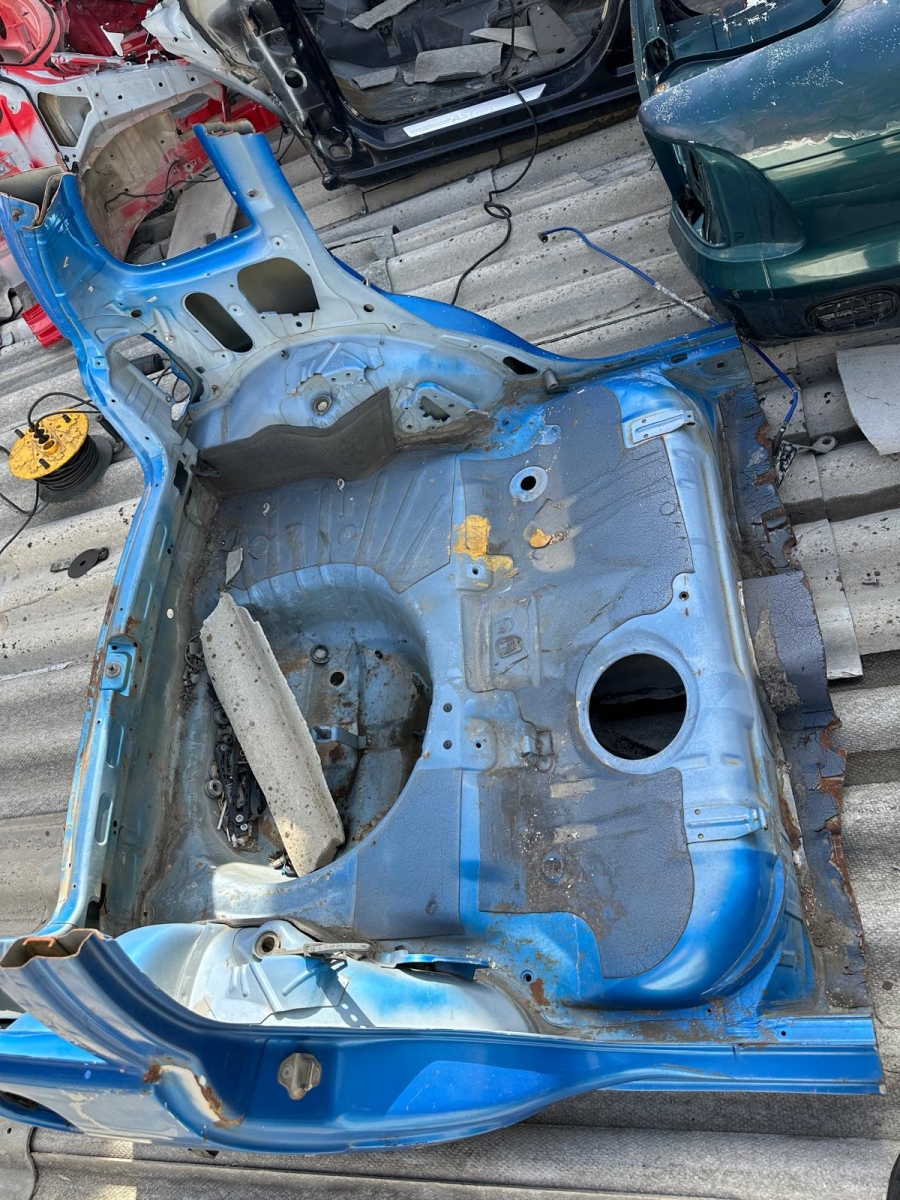 CORSA B YARİM ARKA PANEL ARKA ÇAMURLUK