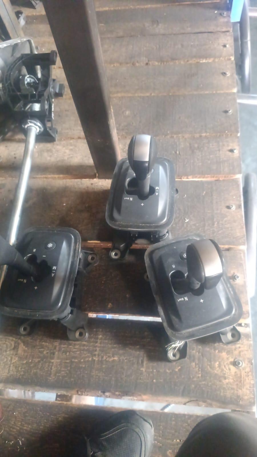 CORSA C OTOMATİK VİTES KOLU  MANDALI MEKANİZMASI