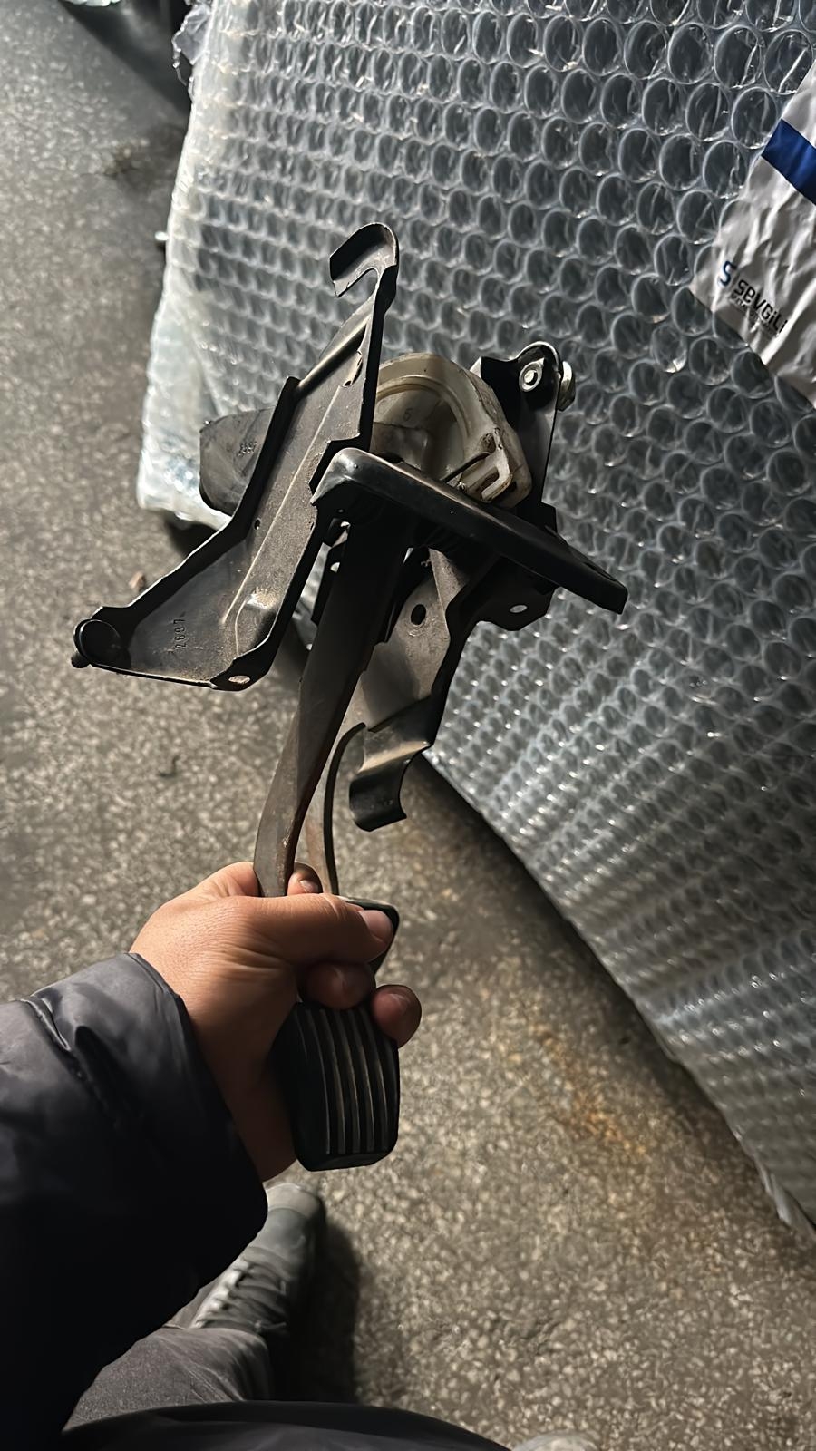 CORSA COMBO B TİGRA FREN  DEBRAJ PEDALI