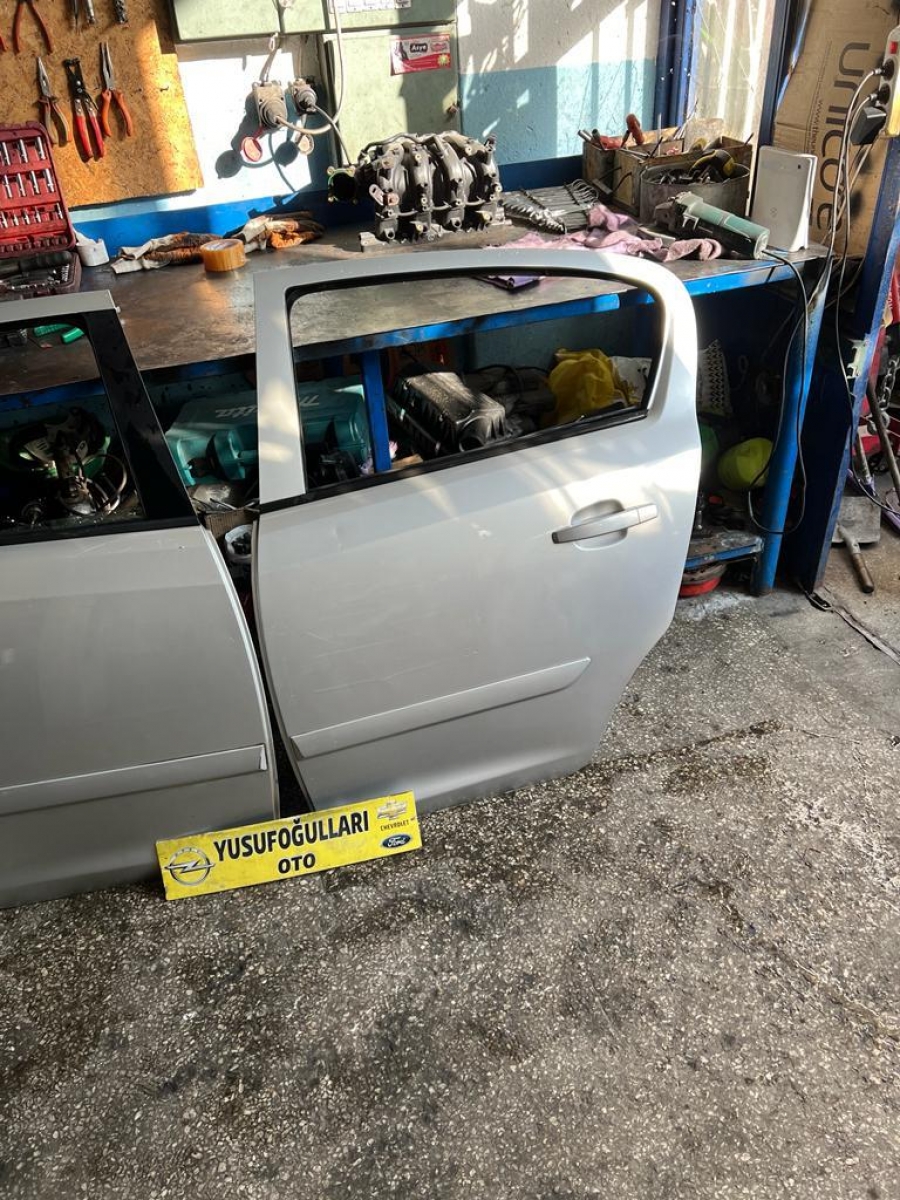 CORSA D F C ARKA KAPİ ON KAPİ CAM KİLİT KRİKO