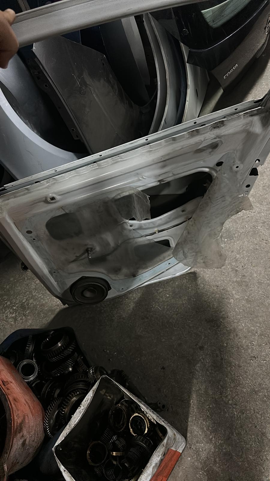 CORSA D SAG ARKA BEYAZ HATASIZ KAPI KRİKO KİLİT CAM
