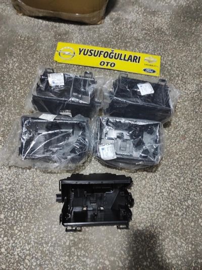 CORSA D SİGORTA KUTUSU ALT UST PLASTİGİ DİZEL BENZİNLİ
