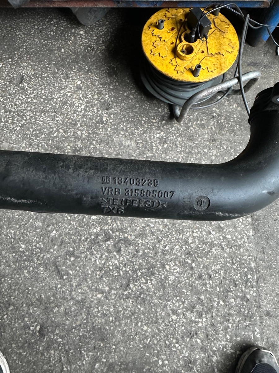 CORSA E 1.3 TURBO BORUSU İNTERKOL HORTUMU