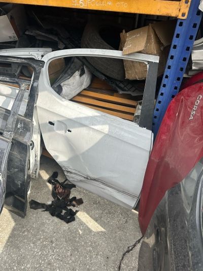 CORSA E SAG ARKA KAPİ KRİKO KİLİT CAM