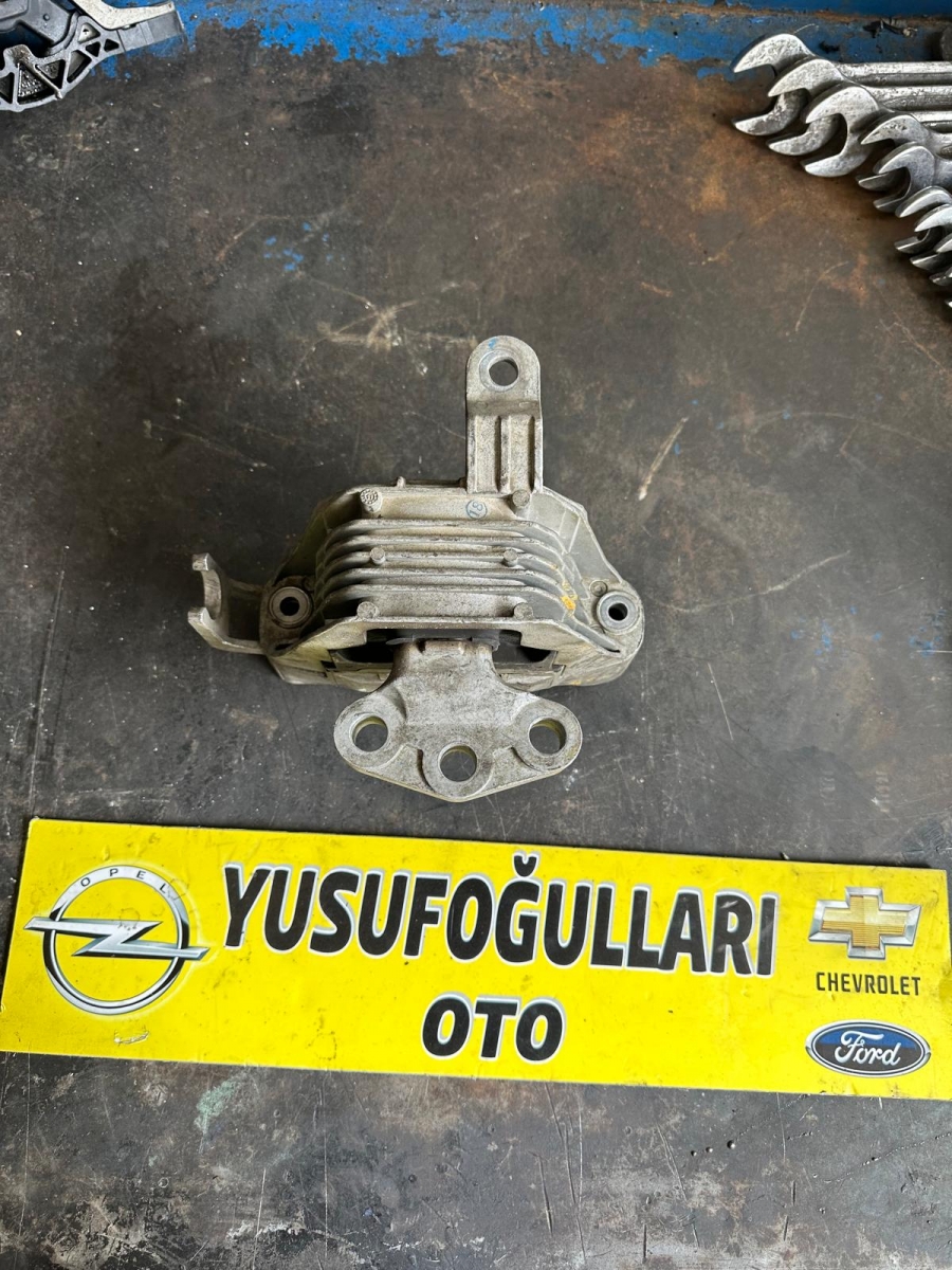 İNSİGNİA B TAŞIYICI AKİS DİREKSİYON KUTUSU MOTOR KULAĞI