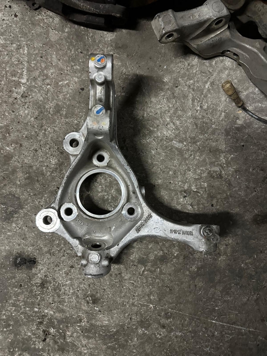 İNSİGNİA B TAŞIYICI AKİS DİREKSİYON KUTUSU MOTOR KULAĞI