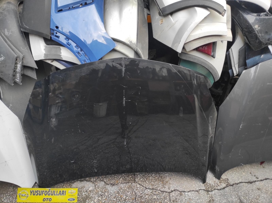 İNSİGNİA KAPUT TAMPON FAR STOP PANEL TRAVEST