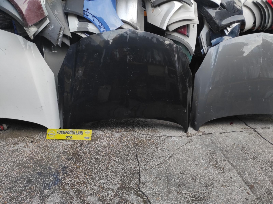 İNSİGNİA KAPUT TAMPON FAR STOP PANEL TRAVEST