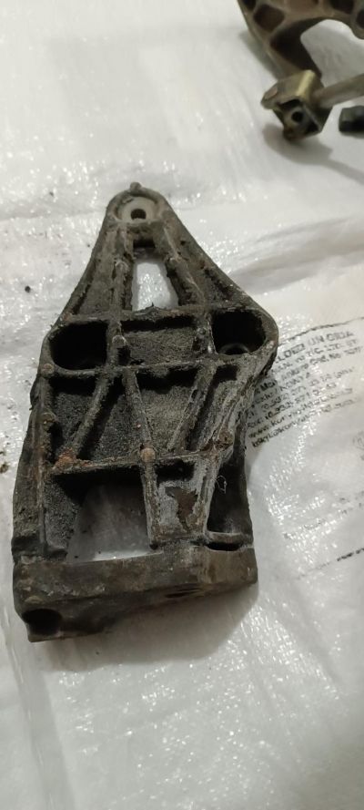 VECTRA A B C MOTOR ŞANZUMAN KULAK  AYAK TAKOZ