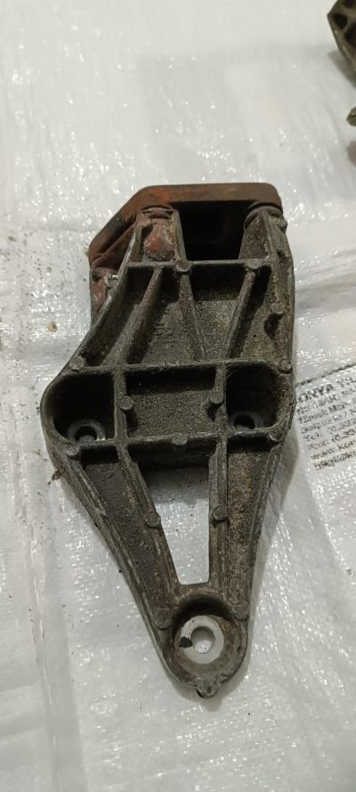 VECTRA A B C MOTOR ŞANZUMAN KULAK  AYAK TAKOZ