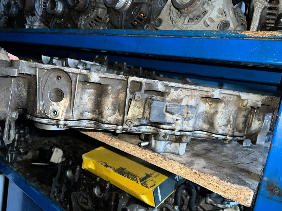 VECTRA A B EKSANTRİK KULE MİL MOTOR KAPAK