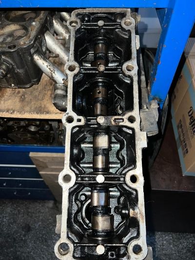 VECTRA A B EKSANTRİK KULE MİL MOTOR KAPAK