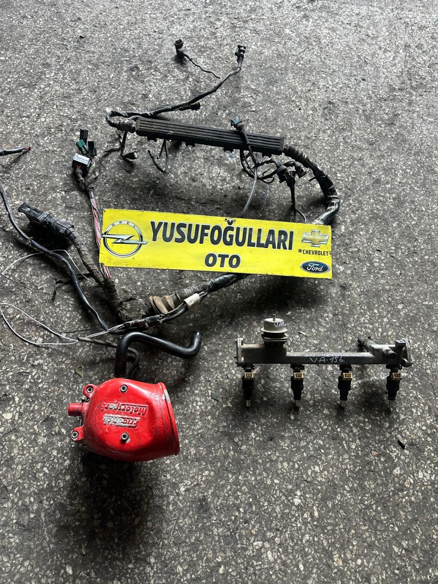 VECTRA A CALİBRA GAZ KELEBK MOTOR TESSAT ENJEKTÖR TAKIM 156 LIK
