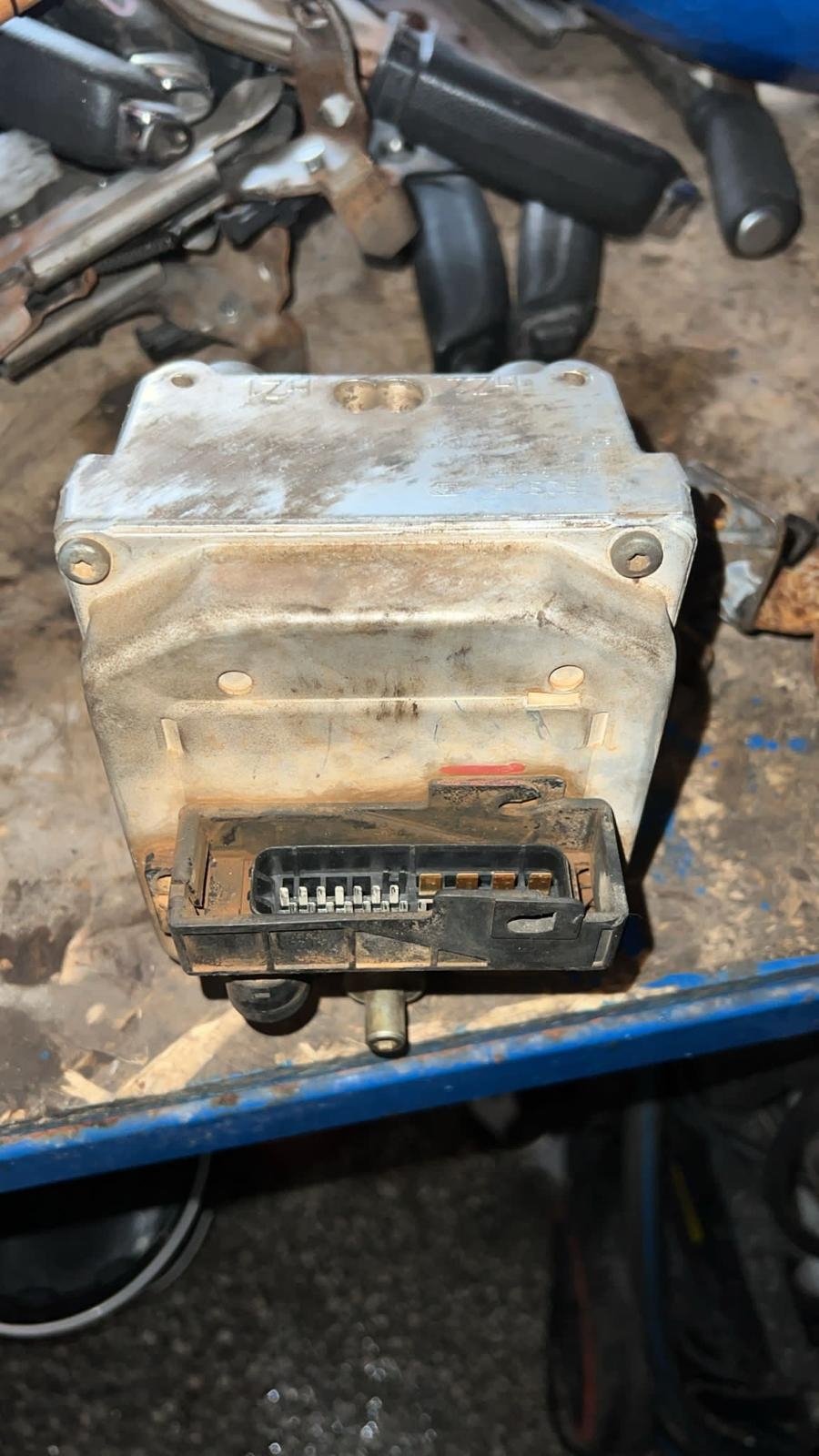 VECTRA B ABS BEYNİ BUYUK KAFA 97 MODEL 2.0 MOTOR