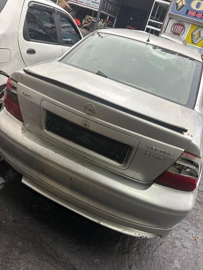 VECTRA B MAKYAJLİ BAGAJ TAMPON PLAKALİK KİLİT