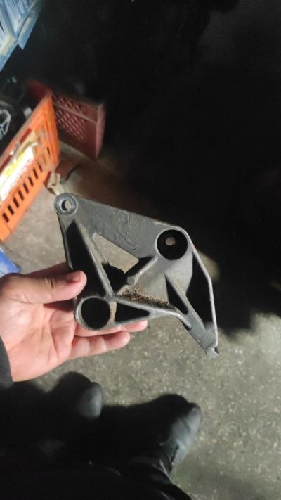 VECTRA B MOTOR SANZUMAN KULAĞI BRAKETİ DİZEL BENZİNLİ F23