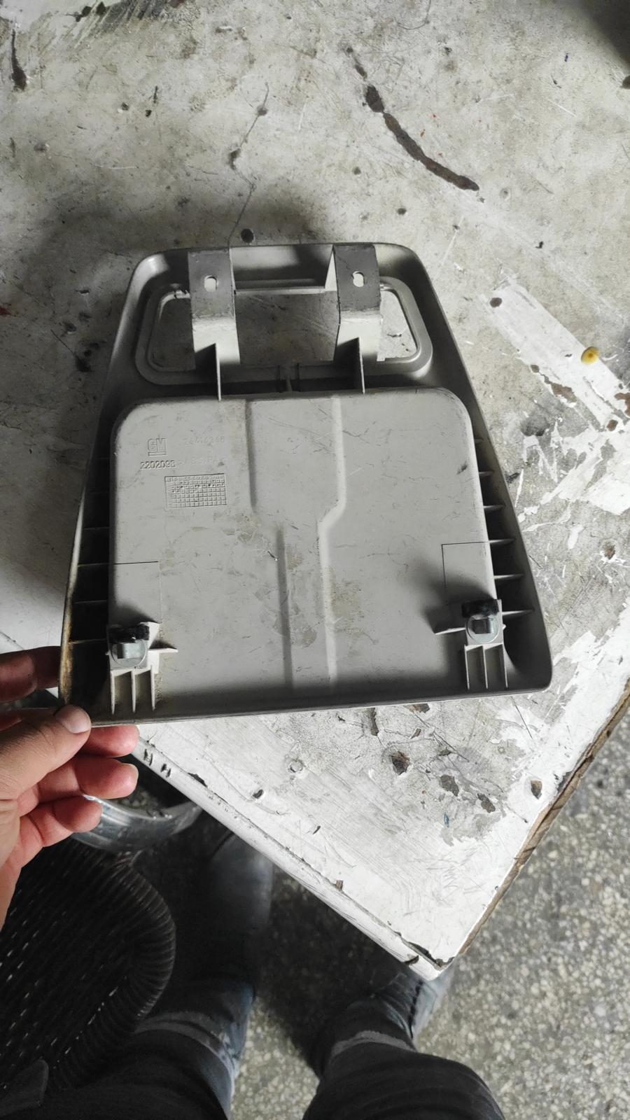 VECTRA B TAVAN CEPLİGİ GÖZLÜK PLASTİĞİ