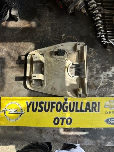 VECTRA B TAVAN İC AYDINLATMA LAMBASI ÇERÇEVESİ SANRUF DÜGMESİ