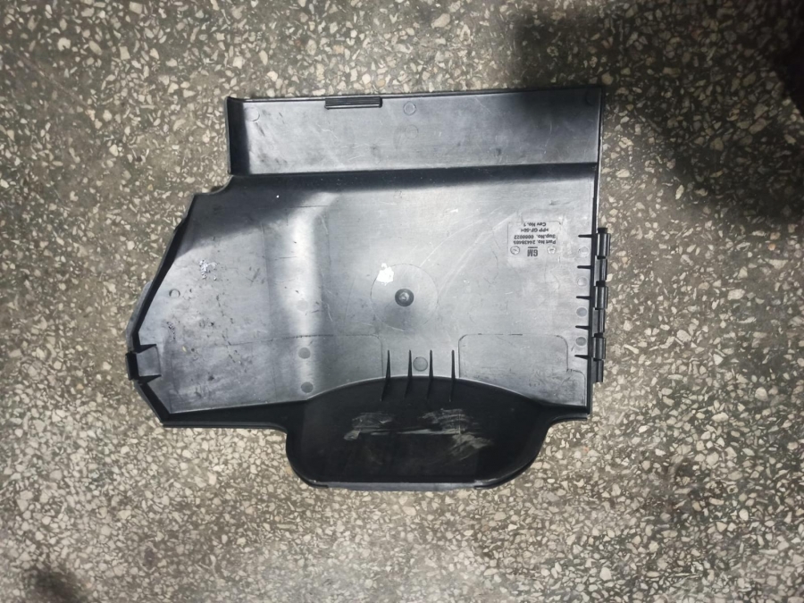 VECTRA C AKÜ ALT ÜST KUTUSU KAPAĞI PLASTİĞİ