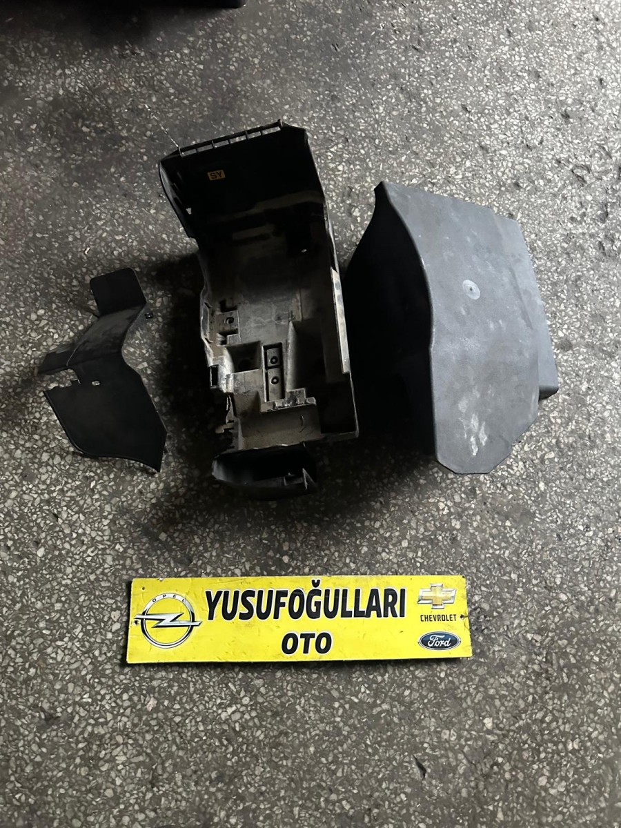 VECTRA C AKÜ KUTUSU ALT PLASTİK SİGORTA KUTUSU