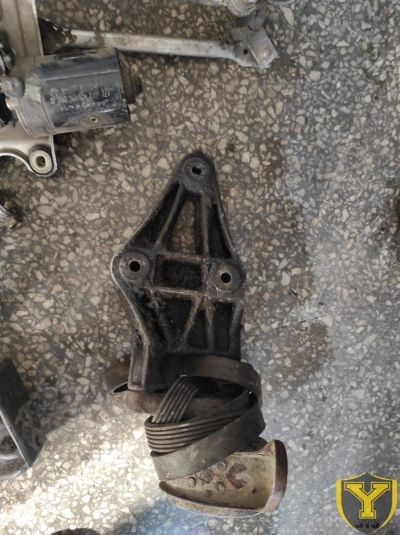 VECTRA SAG MOTOR KULAGİ BRAKETİ ASTRA MOTOR KULAK CORSA MOTOR KULAK BRAKET AYAK